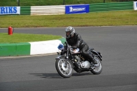 Mallory-park-Leicestershire;Mallory-park-photographs;Motorcycle-action-photographs;classic-bikes;event-digital-images;eventdigitalimages;mallory-park;no-limits-trackday;peter-wileman-photography;vintage-bikes;vintage-motorcycles;vmcc-festival-1000-bikes