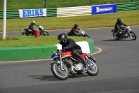 Mallory-park-Leicestershire;Mallory-park-photographs;Motorcycle-action-photographs;classic-bikes;event-digital-images;eventdigitalimages;mallory-park;no-limits-trackday;peter-wileman-photography;vintage-bikes;vintage-motorcycles;vmcc-festival-1000-bikes