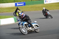 Mallory-park-Leicestershire;Mallory-park-photographs;Motorcycle-action-photographs;classic-bikes;event-digital-images;eventdigitalimages;mallory-park;no-limits-trackday;peter-wileman-photography;vintage-bikes;vintage-motorcycles;vmcc-festival-1000-bikes