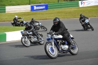 Mallory-park-Leicestershire;Mallory-park-photographs;Motorcycle-action-photographs;classic-bikes;event-digital-images;eventdigitalimages;mallory-park;no-limits-trackday;peter-wileman-photography;vintage-bikes;vintage-motorcycles;vmcc-festival-1000-bikes