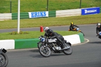 Mallory-park-Leicestershire;Mallory-park-photographs;Motorcycle-action-photographs;classic-bikes;event-digital-images;eventdigitalimages;mallory-park;no-limits-trackday;peter-wileman-photography;vintage-bikes;vintage-motorcycles;vmcc-festival-1000-bikes