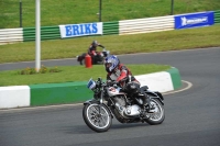 Mallory-park-Leicestershire;Mallory-park-photographs;Motorcycle-action-photographs;classic-bikes;event-digital-images;eventdigitalimages;mallory-park;no-limits-trackday;peter-wileman-photography;vintage-bikes;vintage-motorcycles;vmcc-festival-1000-bikes