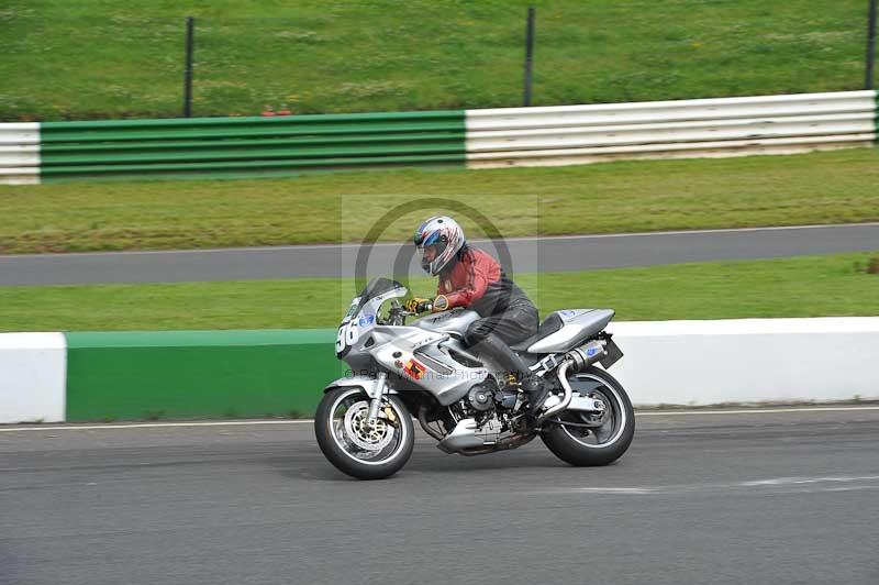 Mallory park Leicestershire;Mallory park photographs;Motorcycle action photographs;classic bikes;event digital images;eventdigitalimages;mallory park;no limits trackday;peter wileman photography;vintage bikes;vintage motorcycles;vmcc festival 1000 bikes