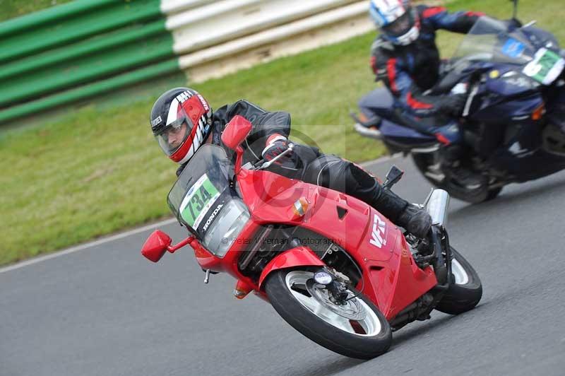 Mallory park Leicestershire;Mallory park photographs;Motorcycle action photographs;classic bikes;event digital images;eventdigitalimages;mallory park;no limits trackday;peter wileman photography;vintage bikes;vintage motorcycles;vmcc festival 1000 bikes