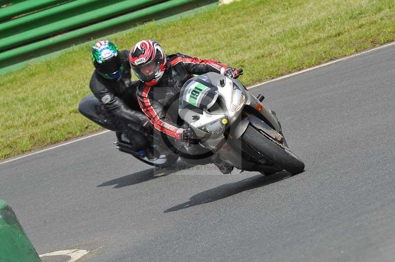 Mallory park Leicestershire;Mallory park photographs;Motorcycle action photographs;classic bikes;event digital images;eventdigitalimages;mallory park;no limits trackday;peter wileman photography;vintage bikes;vintage motorcycles;vmcc festival 1000 bikes