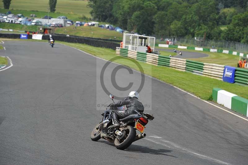 Mallory park Leicestershire;Mallory park photographs;Motorcycle action photographs;classic bikes;event digital images;eventdigitalimages;mallory park;no limits trackday;peter wileman photography;vintage bikes;vintage motorcycles;vmcc festival 1000 bikes