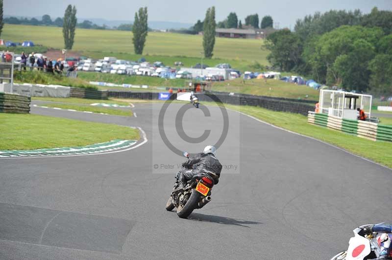 Mallory park Leicestershire;Mallory park photographs;Motorcycle action photographs;classic bikes;event digital images;eventdigitalimages;mallory park;no limits trackday;peter wileman photography;vintage bikes;vintage motorcycles;vmcc festival 1000 bikes