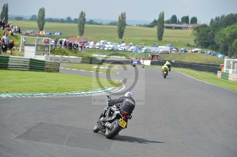 Mallory park Leicestershire;Mallory park photographs;Motorcycle action photographs;classic bikes;event digital images;eventdigitalimages;mallory park;no limits trackday;peter wileman photography;vintage bikes;vintage motorcycles;vmcc festival 1000 bikes