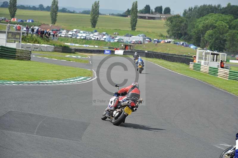 Mallory park Leicestershire;Mallory park photographs;Motorcycle action photographs;classic bikes;event digital images;eventdigitalimages;mallory park;no limits trackday;peter wileman photography;vintage bikes;vintage motorcycles;vmcc festival 1000 bikes