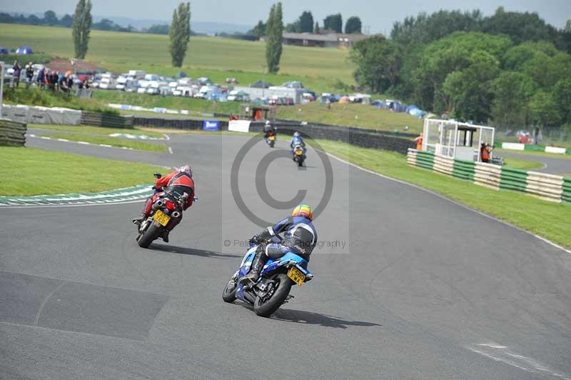 Mallory park Leicestershire;Mallory park photographs;Motorcycle action photographs;classic bikes;event digital images;eventdigitalimages;mallory park;no limits trackday;peter wileman photography;vintage bikes;vintage motorcycles;vmcc festival 1000 bikes