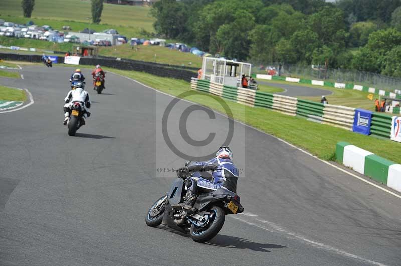 Mallory park Leicestershire;Mallory park photographs;Motorcycle action photographs;classic bikes;event digital images;eventdigitalimages;mallory park;no limits trackday;peter wileman photography;vintage bikes;vintage motorcycles;vmcc festival 1000 bikes