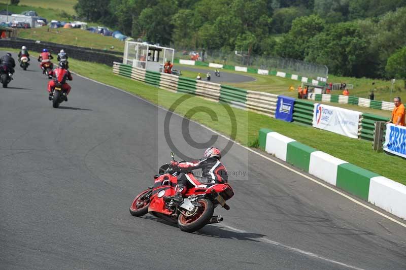 Mallory park Leicestershire;Mallory park photographs;Motorcycle action photographs;classic bikes;event digital images;eventdigitalimages;mallory park;no limits trackday;peter wileman photography;vintage bikes;vintage motorcycles;vmcc festival 1000 bikes