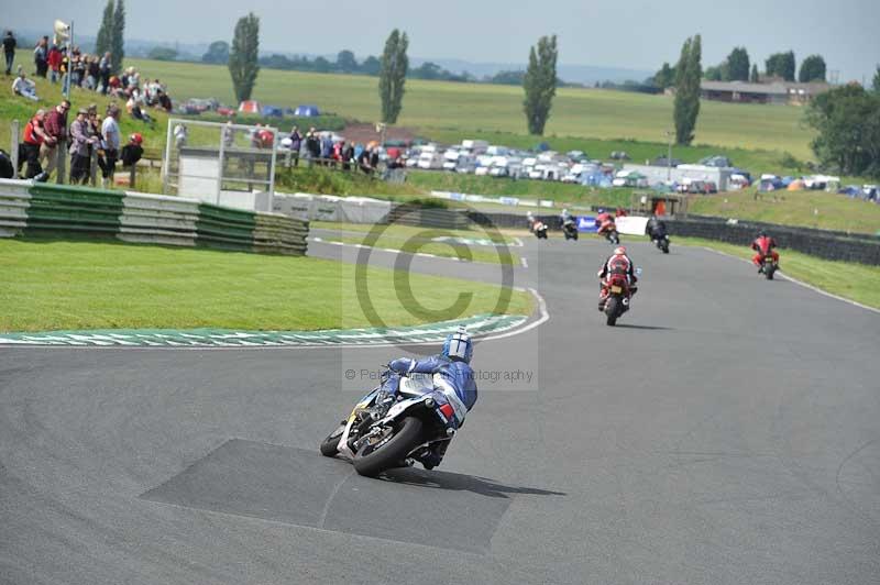 Mallory park Leicestershire;Mallory park photographs;Motorcycle action photographs;classic bikes;event digital images;eventdigitalimages;mallory park;no limits trackday;peter wileman photography;vintage bikes;vintage motorcycles;vmcc festival 1000 bikes