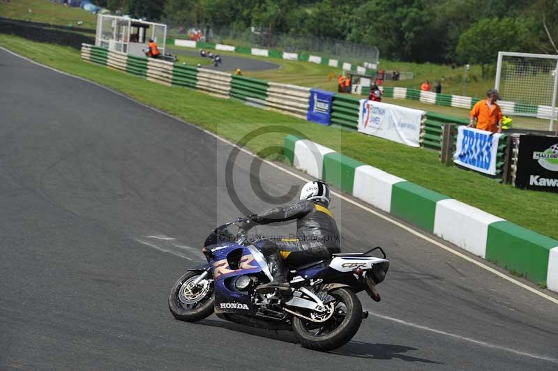 Mallory park Leicestershire;Mallory park photographs;Motorcycle action photographs;classic bikes;event digital images;eventdigitalimages;mallory park;no limits trackday;peter wileman photography;vintage bikes;vintage motorcycles;vmcc festival 1000 bikes