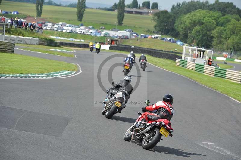 Mallory park Leicestershire;Mallory park photographs;Motorcycle action photographs;classic bikes;event digital images;eventdigitalimages;mallory park;no limits trackday;peter wileman photography;vintage bikes;vintage motorcycles;vmcc festival 1000 bikes