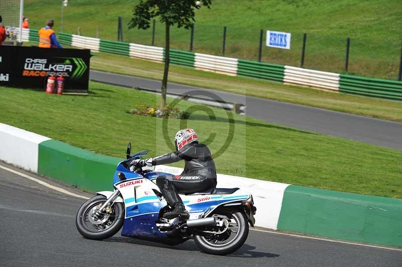 Mallory park Leicestershire;Mallory park photographs;Motorcycle action photographs;classic bikes;event digital images;eventdigitalimages;mallory park;no limits trackday;peter wileman photography;vintage bikes;vintage motorcycles;vmcc festival 1000 bikes