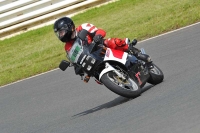 Mallory-park-Leicestershire;Mallory-park-photographs;Motorcycle-action-photographs;classic-bikes;event-digital-images;eventdigitalimages;mallory-park;no-limits-trackday;peter-wileman-photography;vintage-bikes;vintage-motorcycles;vmcc-festival-1000-bikes