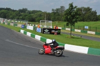 Mallory-park-Leicestershire;Mallory-park-photographs;Motorcycle-action-photographs;classic-bikes;event-digital-images;eventdigitalimages;mallory-park;no-limits-trackday;peter-wileman-photography;vintage-bikes;vintage-motorcycles;vmcc-festival-1000-bikes