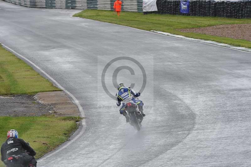 Mallory park Leicestershire;Mallory park photographs;Motorcycle action photographs;classic bikes;event digital images;eventdigitalimages;mallory park;no limits trackday;peter wileman photography;vintage bikes;vintage motorcycles;vmcc festival 1000 bikes