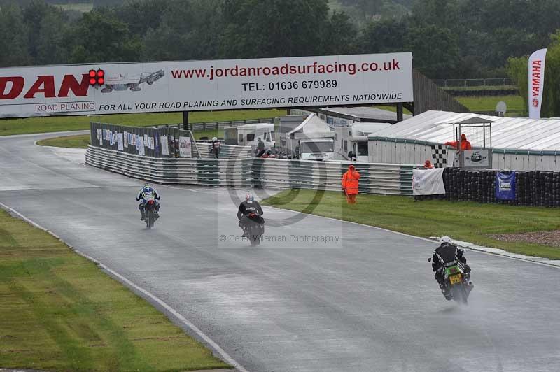 Mallory park Leicestershire;Mallory park photographs;Motorcycle action photographs;classic bikes;event digital images;eventdigitalimages;mallory park;no limits trackday;peter wileman photography;vintage bikes;vintage motorcycles;vmcc festival 1000 bikes