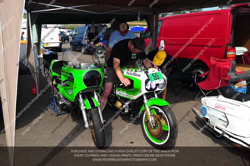 Vintage motorcycle club;eventdigitalimages;mallory park;mallory park trackday photographs;no limits trackdays;peter wileman photography;trackday digital images;trackday photos;vmcc festival 1000 bikes photographs