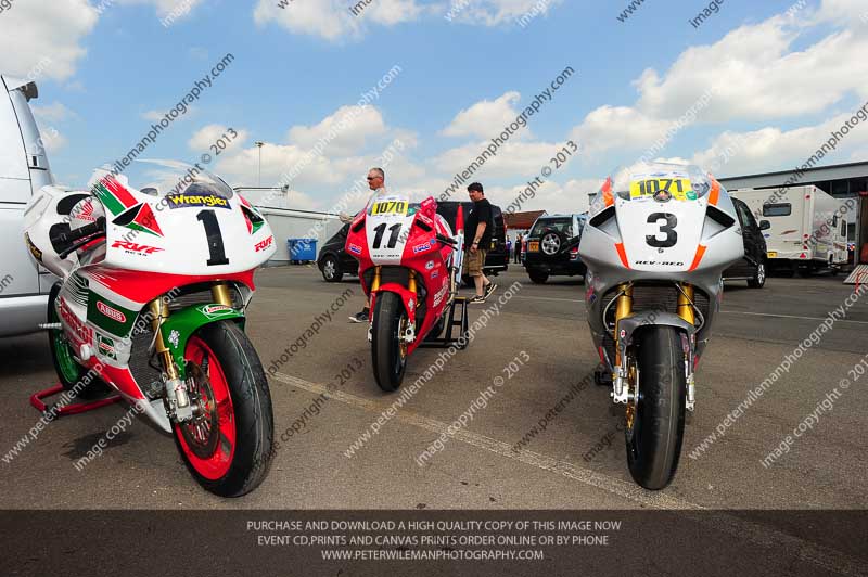 Vintage motorcycle club;eventdigitalimages;mallory park;mallory park trackday photographs;no limits trackdays;peter wileman photography;trackday digital images;trackday photos;vmcc festival 1000 bikes photographs