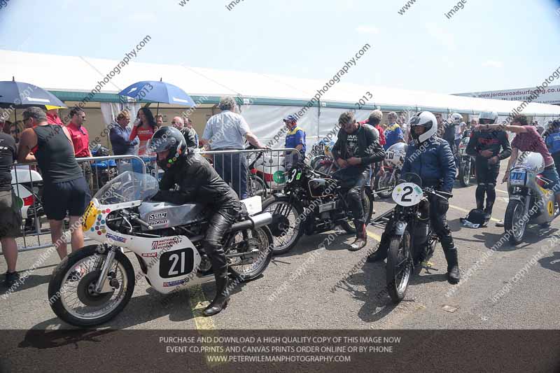 Vintage motorcycle club;eventdigitalimages;mallory park;mallory park trackday photographs;no limits trackdays;peter wileman photography;trackday digital images;trackday photos;vmcc festival 1000 bikes photographs