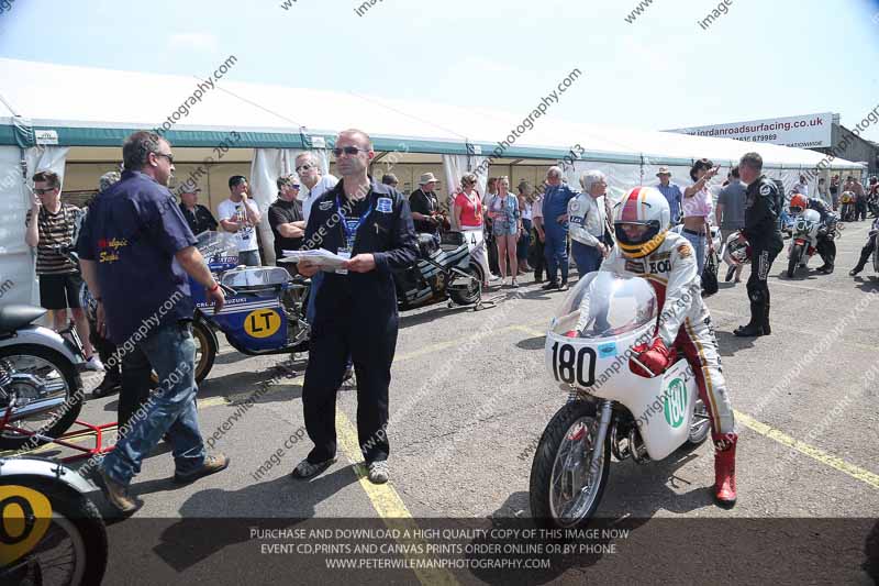 Vintage motorcycle club;eventdigitalimages;mallory park;mallory park trackday photographs;no limits trackdays;peter wileman photography;trackday digital images;trackday photos;vmcc festival 1000 bikes photographs