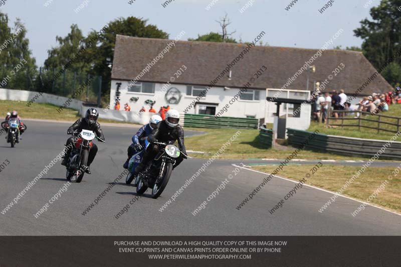 Vintage motorcycle club;eventdigitalimages;mallory park;mallory park trackday photographs;no limits trackdays;peter wileman photography;trackday digital images;trackday photos;vmcc festival 1000 bikes photographs