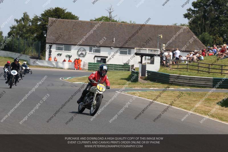 Vintage motorcycle club;eventdigitalimages;mallory park;mallory park trackday photographs;no limits trackdays;peter wileman photography;trackday digital images;trackday photos;vmcc festival 1000 bikes photographs