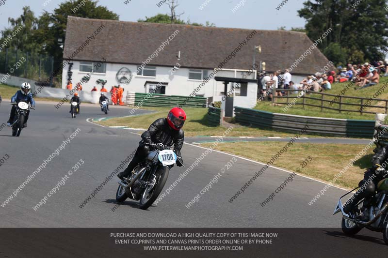 Vintage motorcycle club;eventdigitalimages;mallory park;mallory park trackday photographs;no limits trackdays;peter wileman photography;trackday digital images;trackday photos;vmcc festival 1000 bikes photographs