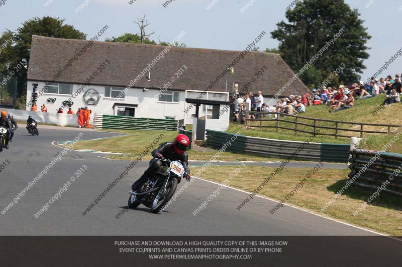 Vintage motorcycle club;eventdigitalimages;mallory park;mallory park trackday photographs;no limits trackdays;peter wileman photography;trackday digital images;trackday photos;vmcc festival 1000 bikes photographs