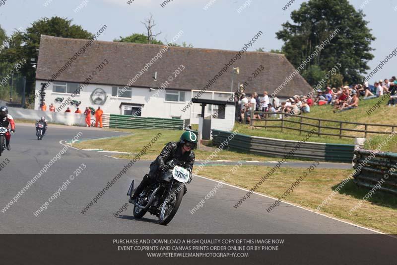 Vintage motorcycle club;eventdigitalimages;mallory park;mallory park trackday photographs;no limits trackdays;peter wileman photography;trackday digital images;trackday photos;vmcc festival 1000 bikes photographs