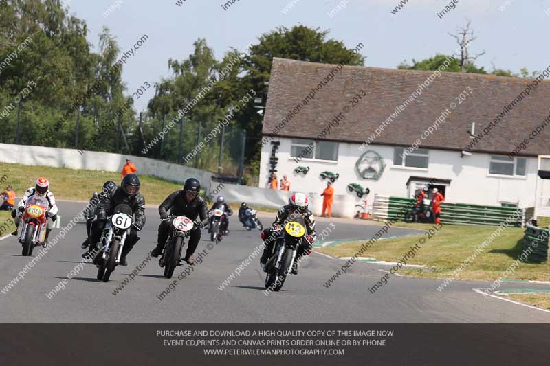 Vintage motorcycle club;eventdigitalimages;mallory park;mallory park trackday photographs;no limits trackdays;peter wileman photography;trackday digital images;trackday photos;vmcc festival 1000 bikes photographs