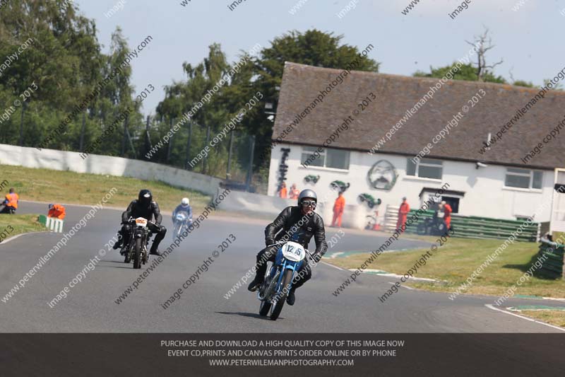 Vintage motorcycle club;eventdigitalimages;mallory park;mallory park trackday photographs;no limits trackdays;peter wileman photography;trackday digital images;trackday photos;vmcc festival 1000 bikes photographs