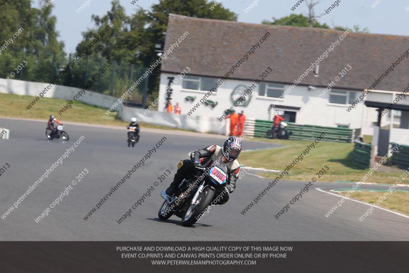 Vintage motorcycle club;eventdigitalimages;mallory park;mallory park trackday photographs;no limits trackdays;peter wileman photography;trackday digital images;trackday photos;vmcc festival 1000 bikes photographs