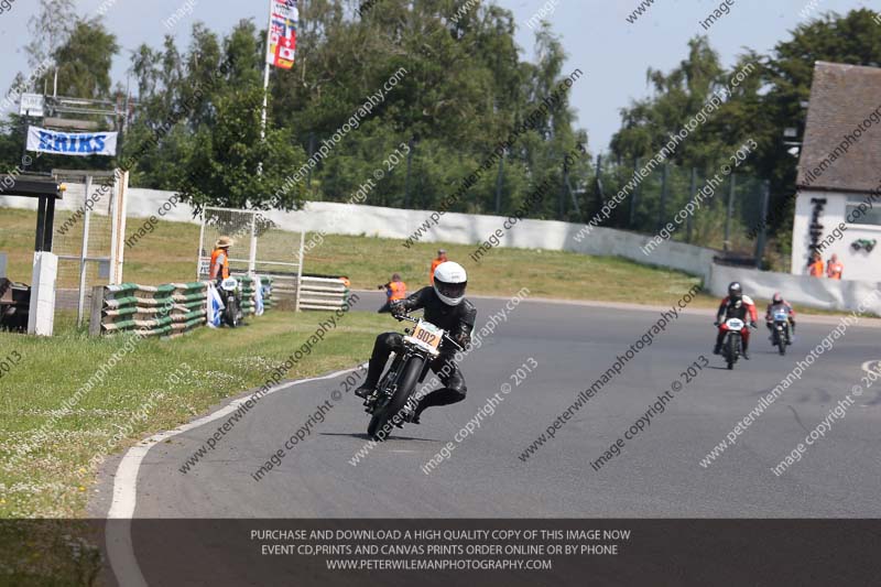 Vintage motorcycle club;eventdigitalimages;mallory park;mallory park trackday photographs;no limits trackdays;peter wileman photography;trackday digital images;trackday photos;vmcc festival 1000 bikes photographs