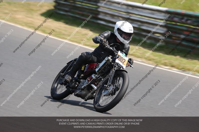 Vintage motorcycle club;eventdigitalimages;mallory park;mallory park trackday photographs;no limits trackdays;peter wileman photography;trackday digital images;trackday photos;vmcc festival 1000 bikes photographs