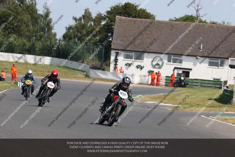 Vintage motorcycle club;eventdigitalimages;mallory park;mallory park trackday photographs;no limits trackdays;peter wileman photography;trackday digital images;trackday photos;vmcc festival 1000 bikes photographs