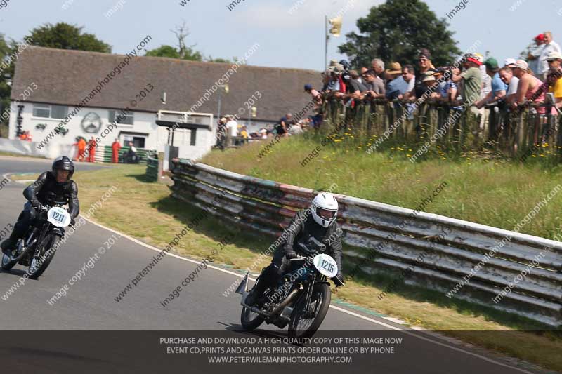 Vintage motorcycle club;eventdigitalimages;mallory park;mallory park trackday photographs;no limits trackdays;peter wileman photography;trackday digital images;trackday photos;vmcc festival 1000 bikes photographs