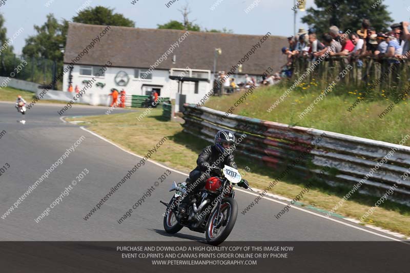 Vintage motorcycle club;eventdigitalimages;mallory park;mallory park trackday photographs;no limits trackdays;peter wileman photography;trackday digital images;trackday photos;vmcc festival 1000 bikes photographs