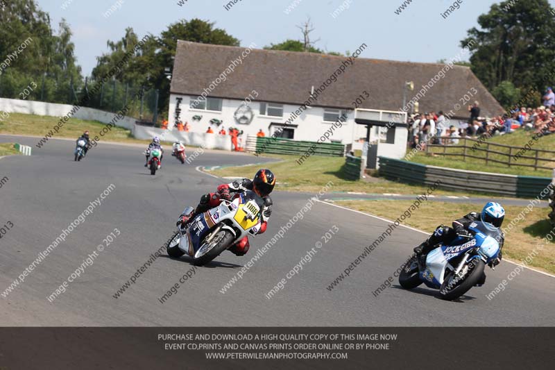 Vintage motorcycle club;eventdigitalimages;mallory park;mallory park trackday photographs;no limits trackdays;peter wileman photography;trackday digital images;trackday photos;vmcc festival 1000 bikes photographs