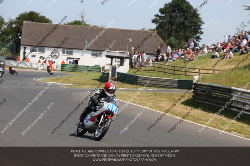 Vintage motorcycle club;eventdigitalimages;mallory park;mallory park trackday photographs;no limits trackdays;peter wileman photography;trackday digital images;trackday photos;vmcc festival 1000 bikes photographs