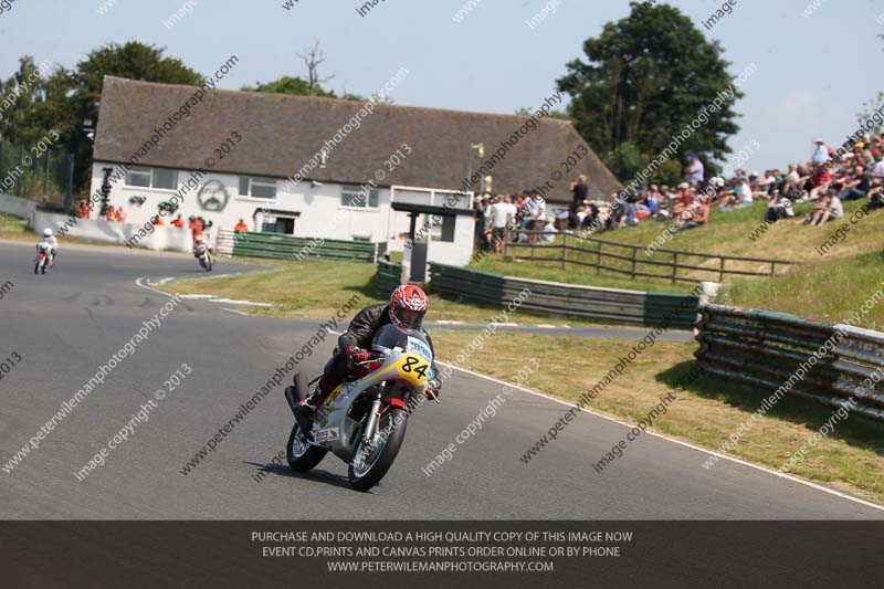 Vintage motorcycle club;eventdigitalimages;mallory park;mallory park trackday photographs;no limits trackdays;peter wileman photography;trackday digital images;trackday photos;vmcc festival 1000 bikes photographs