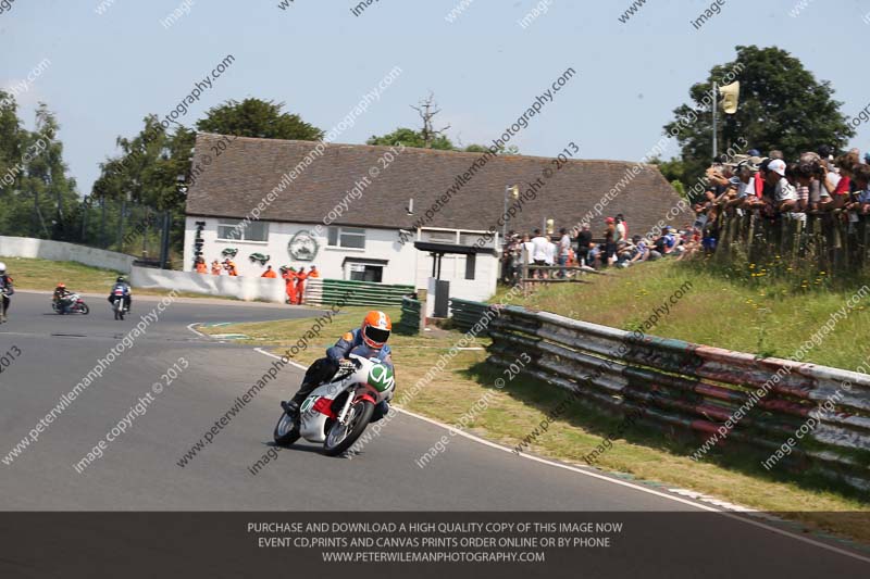 Vintage motorcycle club;eventdigitalimages;mallory park;mallory park trackday photographs;no limits trackdays;peter wileman photography;trackday digital images;trackday photos;vmcc festival 1000 bikes photographs