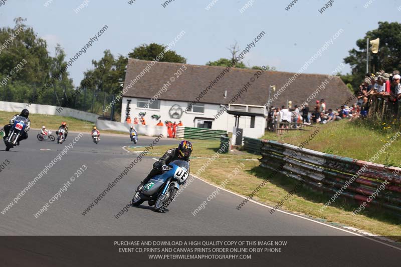 Vintage motorcycle club;eventdigitalimages;mallory park;mallory park trackday photographs;no limits trackdays;peter wileman photography;trackday digital images;trackday photos;vmcc festival 1000 bikes photographs