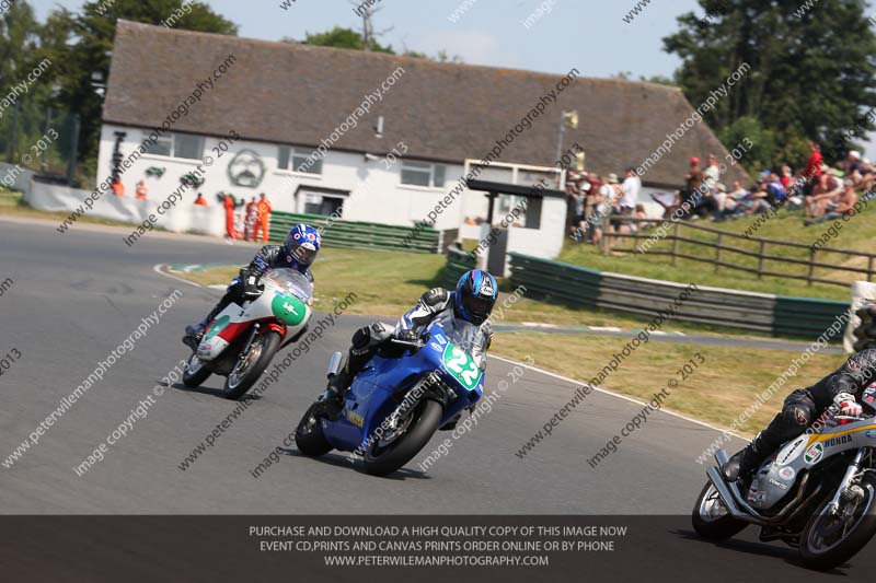 Vintage motorcycle club;eventdigitalimages;mallory park;mallory park trackday photographs;no limits trackdays;peter wileman photography;trackday digital images;trackday photos;vmcc festival 1000 bikes photographs