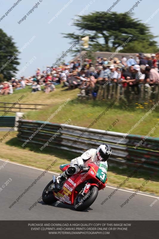 Vintage motorcycle club;eventdigitalimages;mallory park;mallory park trackday photographs;no limits trackdays;peter wileman photography;trackday digital images;trackday photos;vmcc festival 1000 bikes photographs