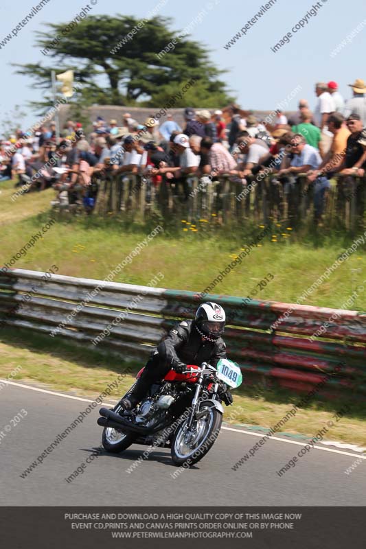 Vintage motorcycle club;eventdigitalimages;mallory park;mallory park trackday photographs;no limits trackdays;peter wileman photography;trackday digital images;trackday photos;vmcc festival 1000 bikes photographs