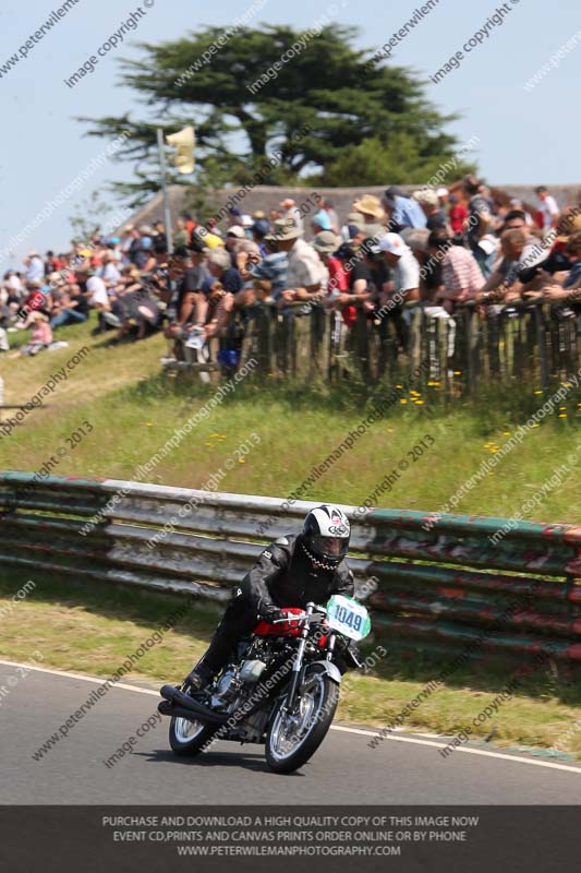 Vintage motorcycle club;eventdigitalimages;mallory park;mallory park trackday photographs;no limits trackdays;peter wileman photography;trackday digital images;trackday photos;vmcc festival 1000 bikes photographs